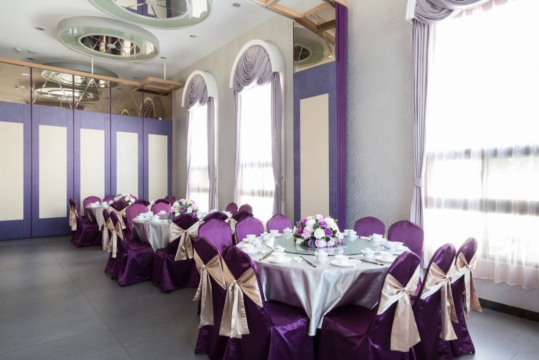 包廂數量相對有限,有些餐廳需要事先預訂